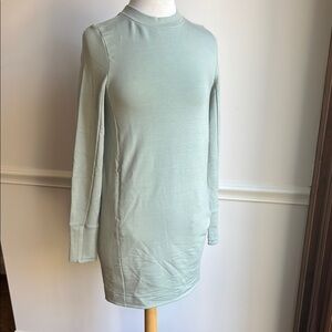 Athleta Balance sweatshirt, Dress Pale Green SIZE XS EUC